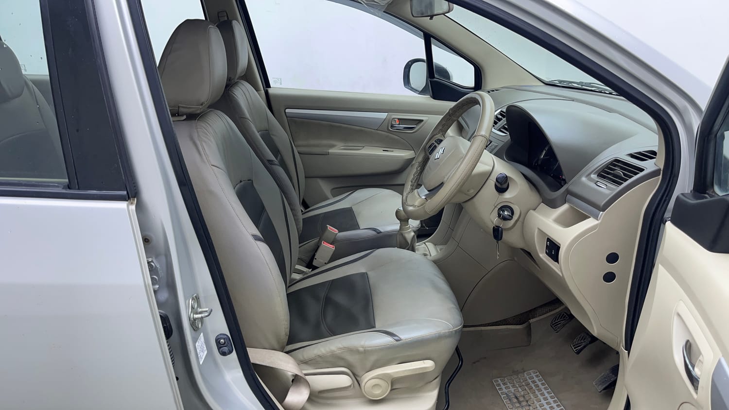 Used 2015 Maruti Suzuki Ertiga ZDI SHVS Diesel Manual interior RIGHT SIDE FRONT DOOR CABIN VIEW