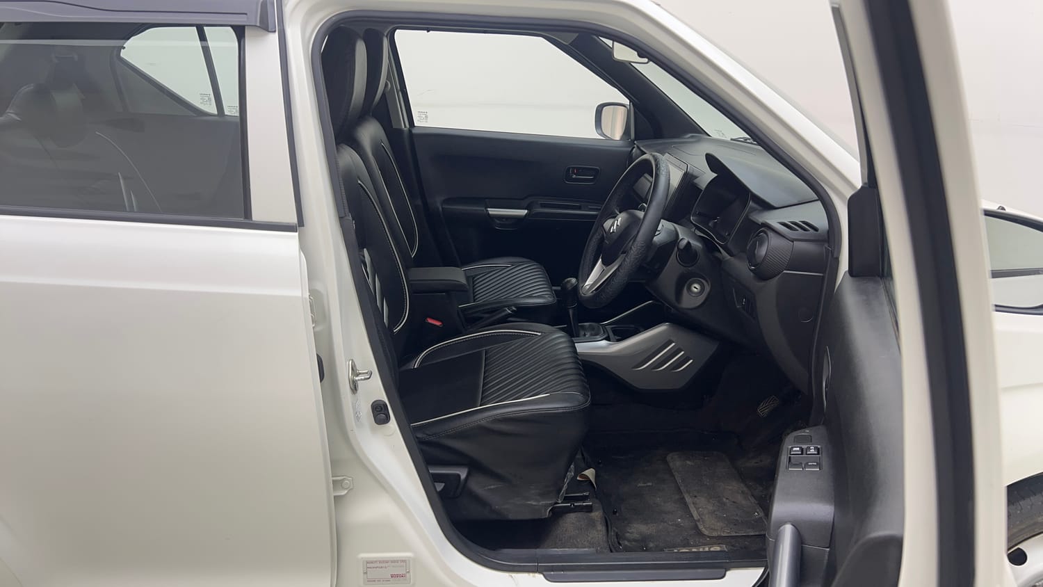 Used 2023 Maruti Suzuki Ignis Sigma 1.2 MT Petrol Manual interior RIGHT SIDE FRONT DOOR CABIN VIEW