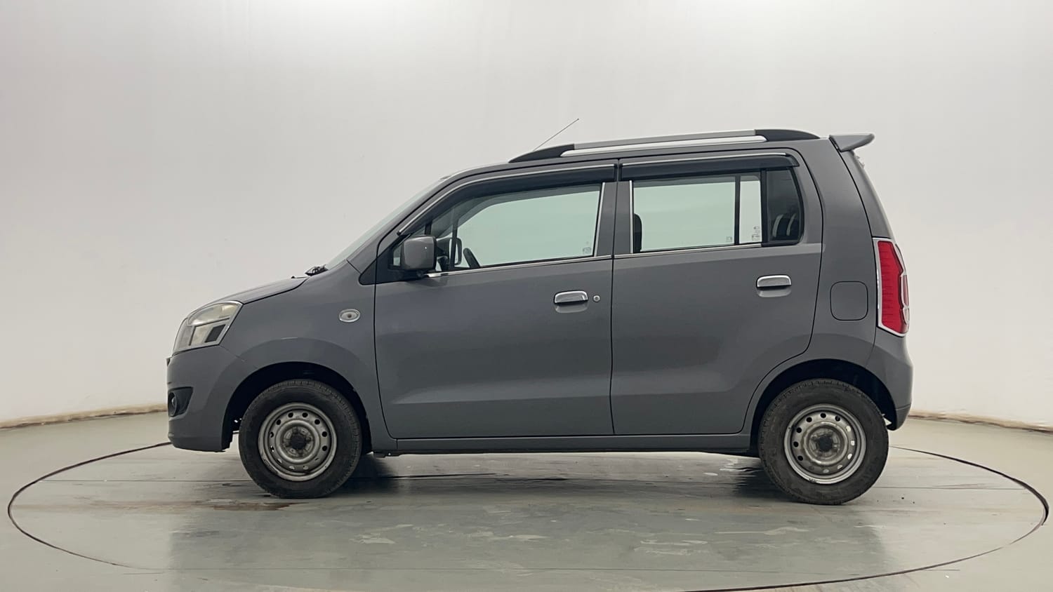 Used 2013 Maruti Suzuki Wagon R LXI Petrol Manual exterior LEFT SIDE VIEW