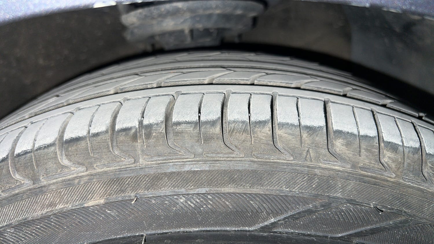 Used 2018 Hyundai Xcent SX (O) Petrol Manual tyres RIGHT FRONT TYRE TREAD VIEW