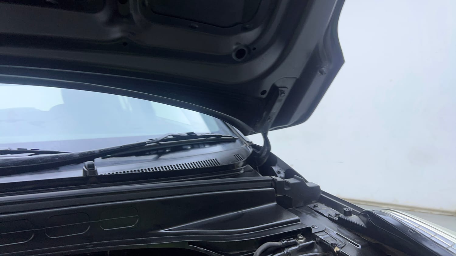 Used 2019 Hyundai Creta SX 1.6 AT Petrol Petrol Automatic engine ENGINE LEFT SIDE HINGE & APRON VIEW
