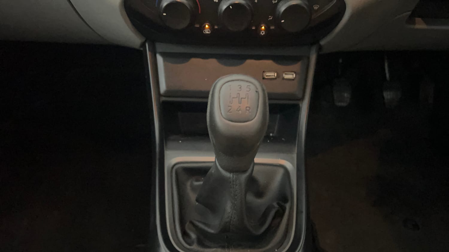 Used 2021 Tata Altroz XE Petrol Petrol Manual interior GEAR  KNOB VIEW