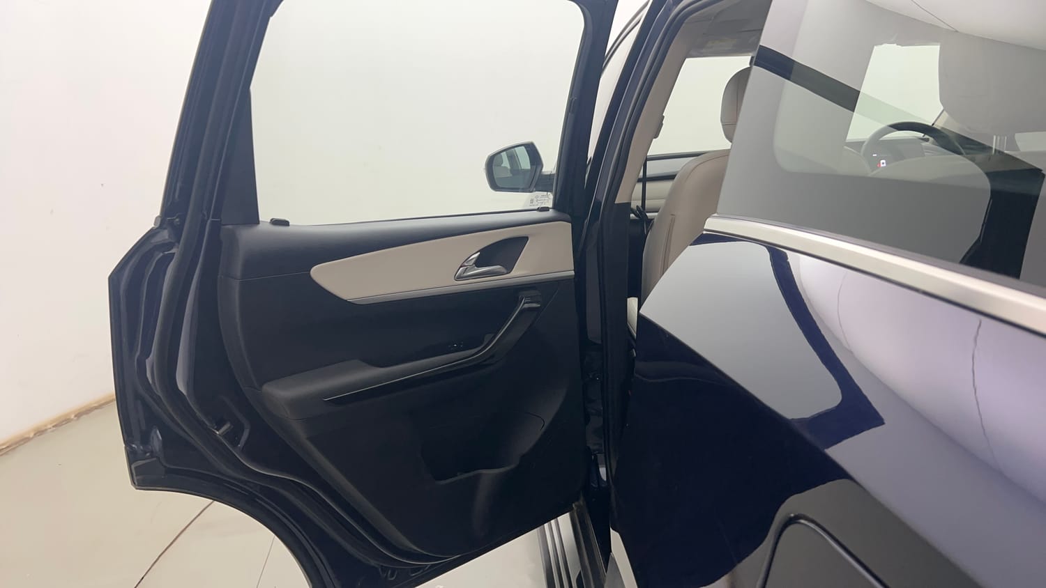 Used 2022 Mahindra XUV700 AX 7 Diesel AT AWD Luxury Pack 7 STR Diesel Automatic interior LEFT REAR DOOR OPEN VIEW