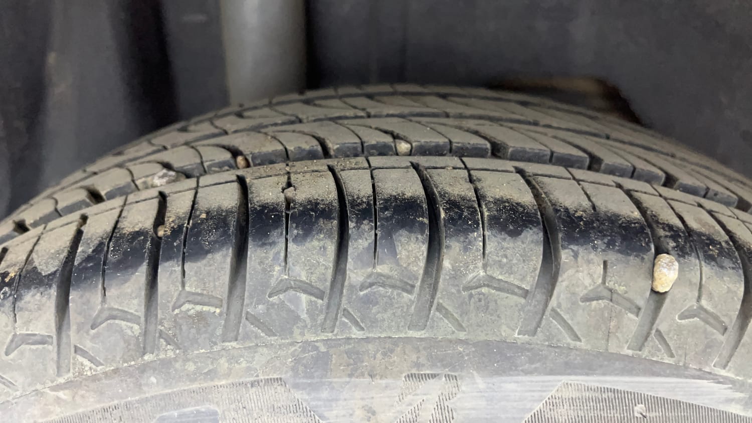 Used 2016 Ford Figo Titanium Plus 1.5 TDCi Diesel Manual tyres RIGHT REAR TYRE TREAD VIEW