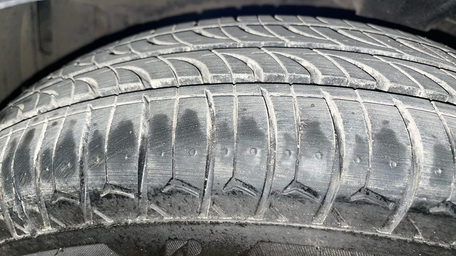 Used 2012 Hyundai i10 Sportz 1.2 AT Kappa2 Petrol Automatic tyres LEFT FRONT TYRE TREAD VIEW