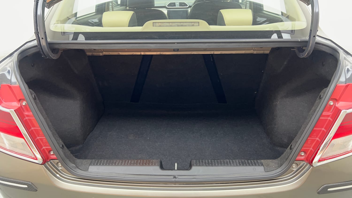 Used 2022 Maruti Suzuki Dzire VXi Petrol Manual interior DICKY INSIDE VIEW