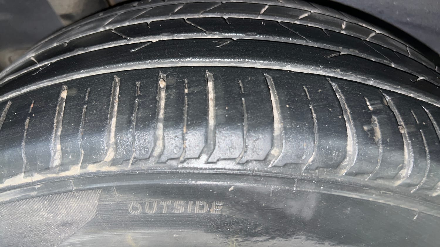 Used 2022 Hyundai Venue SX Plus 1.0 Turbo DCT Petrol Automatic tyres RIGHT REAR TYRE TREAD VIEW