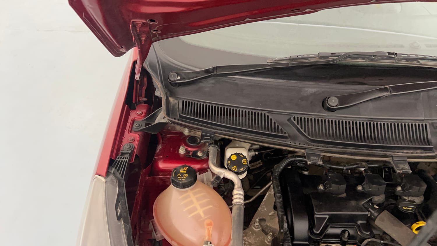 Used 2019 Ford Figo Aspire Trend Plus 1.2 Ti-VCT Petrol Manual engine ENGINE RIGHT SIDE HINGE & APRON VIEW