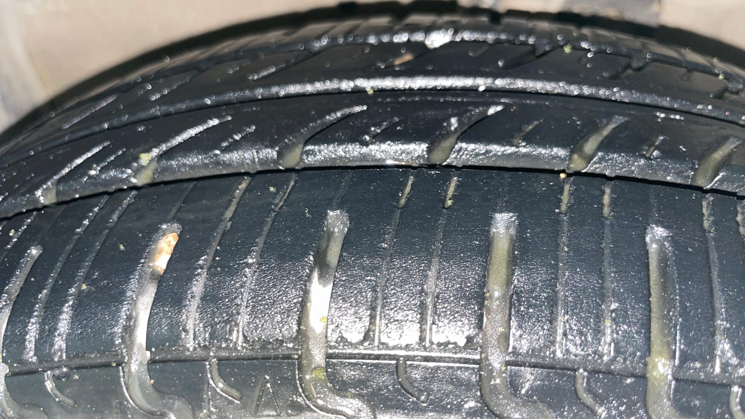 Used 2016 Maruti Suzuki Celerio VXi Petrol Manual tyres LEFT FRONT TYRE TREAD VIEW