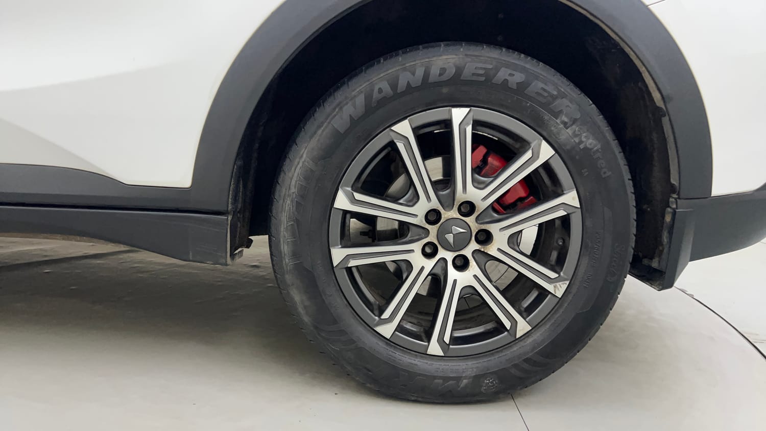 Used 2024 Mahindra XUV700 AX 7 Petrol AT 7 STR Petrol Automatic tyres LEFT REAR TYRE RIM VIEW