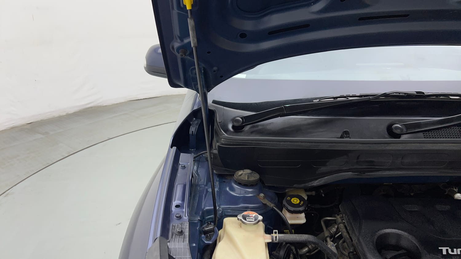 Used 2022 Hyundai Venue SX Plus 1.0 Turbo DCT Petrol Automatic engine ENGINE RIGHT SIDE HINGE & APRON VIEW