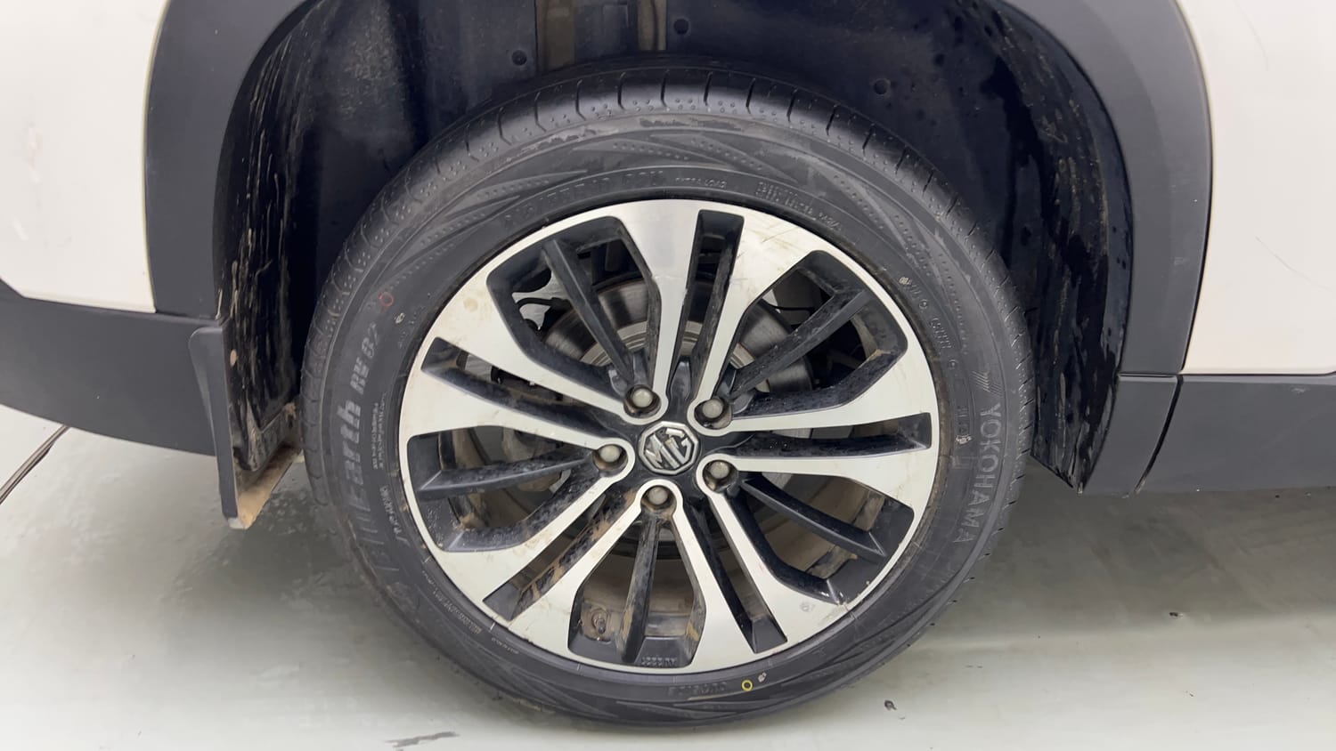 Used 2022 MG Motors Hector Sharp 2.0 Diesel Turbo MT Diesel Manual tyres RIGHT REAR TYRE RIM VIEW