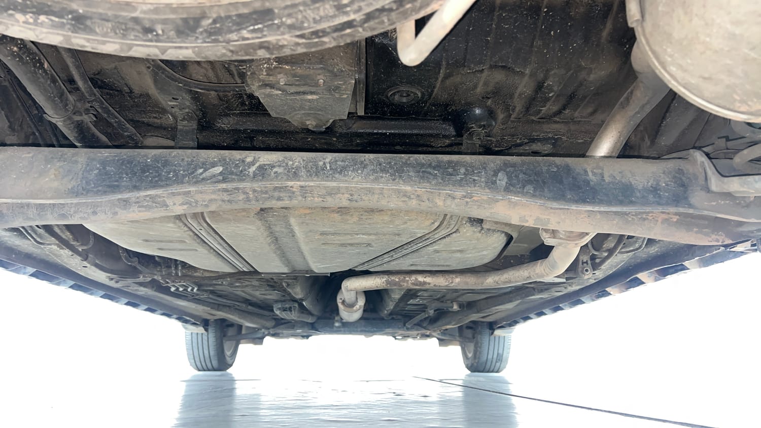 Used 2022 Maruti Suzuki XL6 Alpha Plus MT Petrol Petrol Manual extra REAR UNDERBODY VIEW (TAKEN FROM REAR)