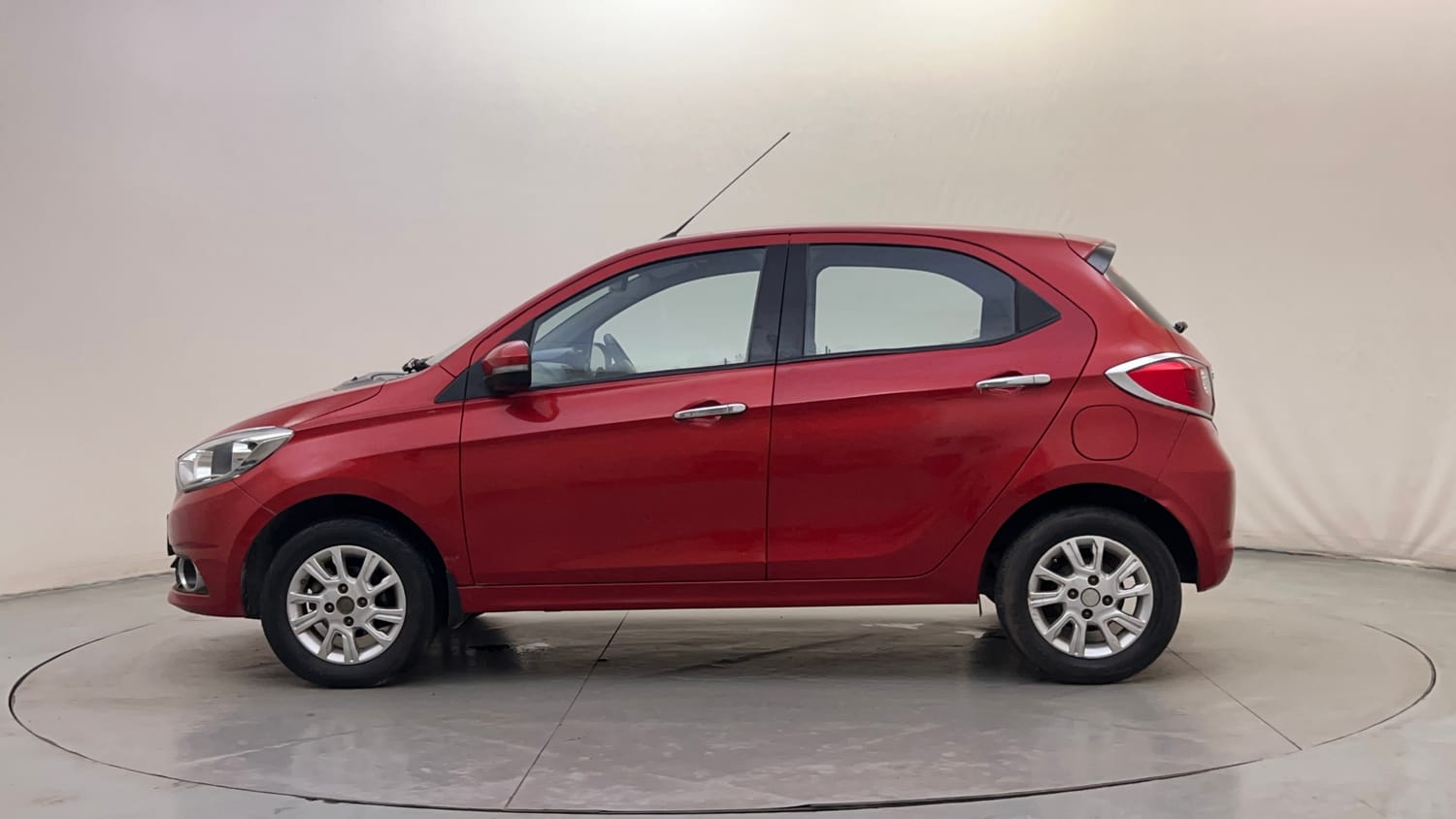 Used 2017 Tata Tiago Revotron XZA Petrol Automatic exterior LEFT SIDE VIEW