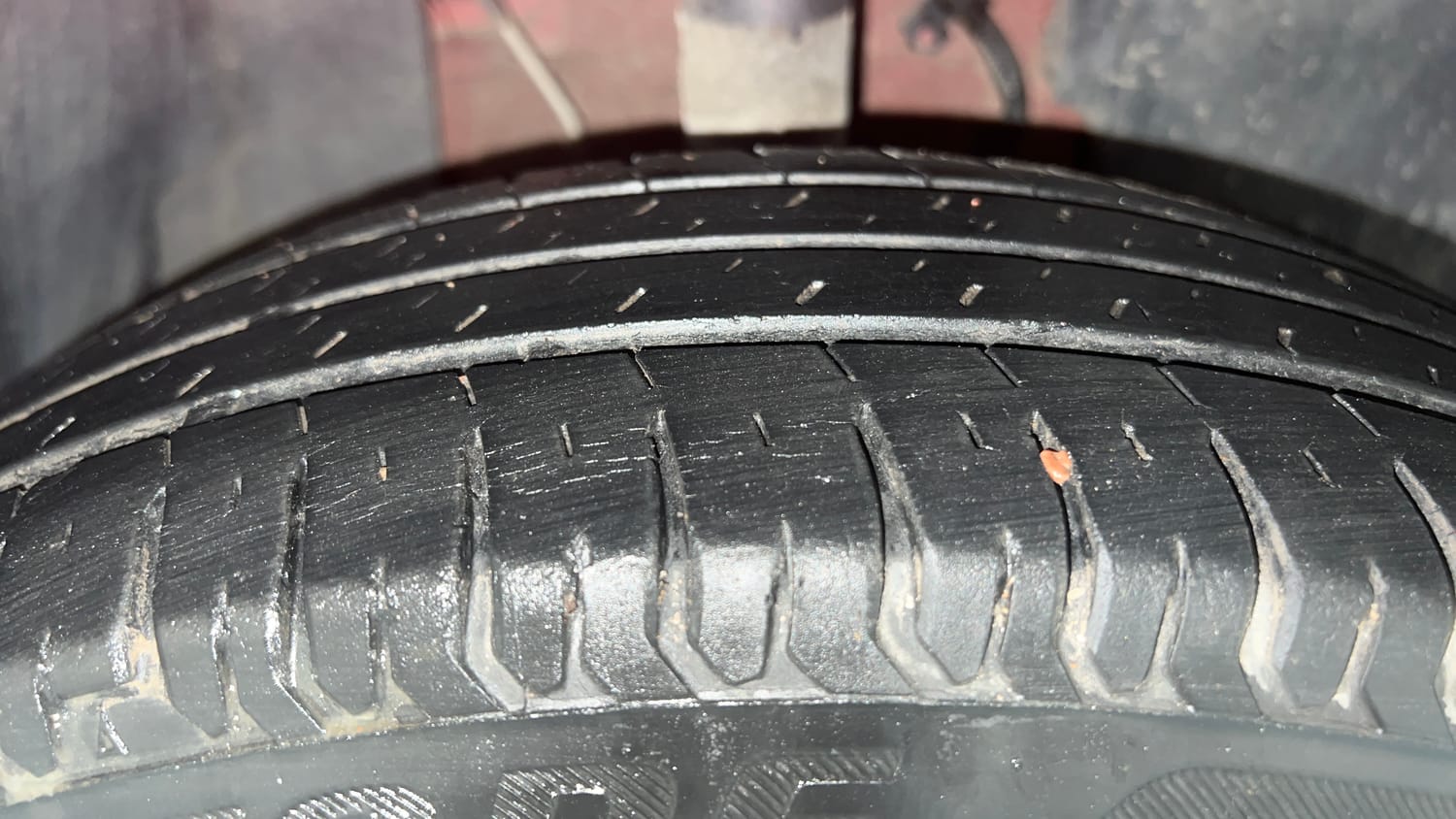 Used 2021 Tata Altroz XE Petrol Petrol Manual tyres RIGHT FRONT TYRE TREAD VIEW