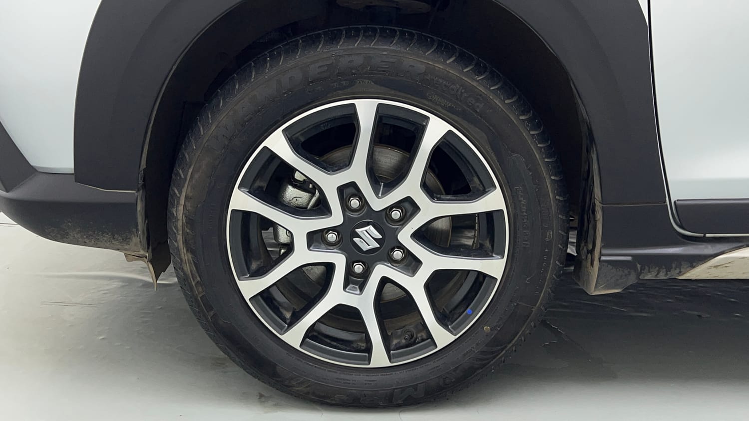 Used 2026 Maruti Suzuki XL6 Zeta MT Petrol Petrol Manual tyres LEFT FRONT TYRE RIM VIEW