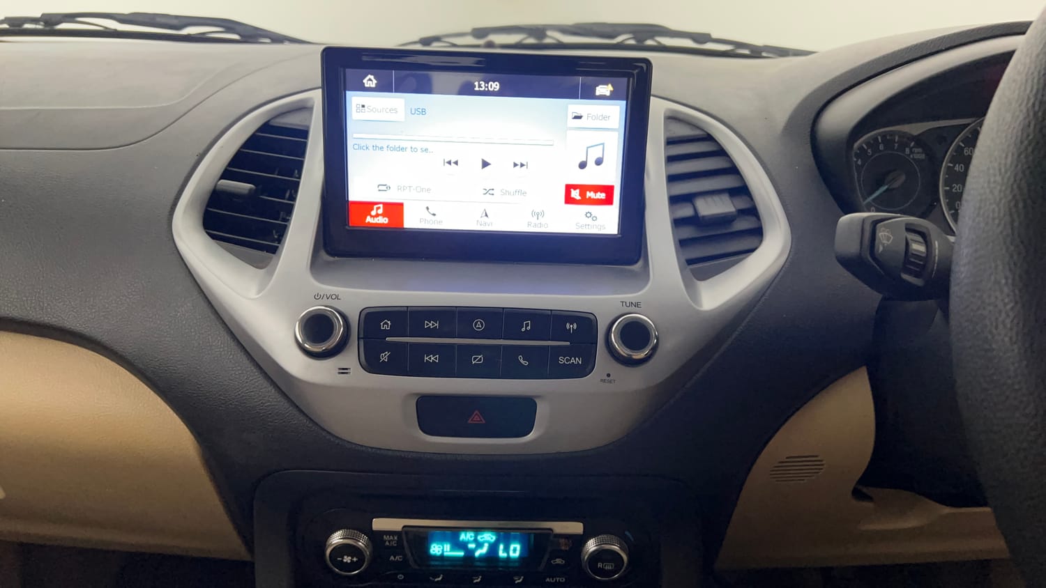 Used 2019 Ford Figo Aspire Trend Plus 1.2 Ti-VCT Petrol Manual interior MUSIC SYSTEM & AC CONTROL VIEW