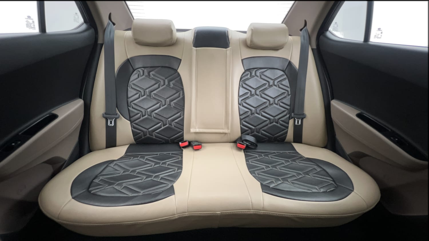 Used 2018 Hyundai Xcent SX (O) Petrol Manual interior REAR SEAT CONDITION VIEW