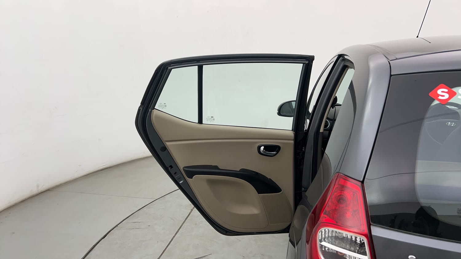 Used 2013 Hyundai i10 1.1L iRDE Magna Special Edition Petrol Manual interior LEFT REAR DOOR OPEN VIEW