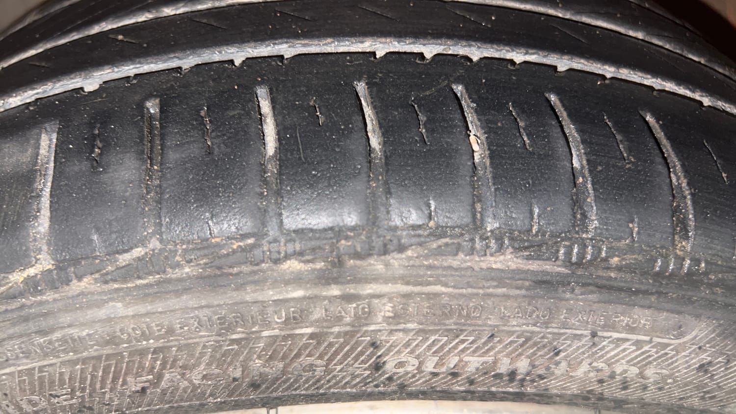 Used 2016 Volkswagen Polo GT TSI Petrol Automatic tyres LEFT FRONT TYRE TREAD VIEW