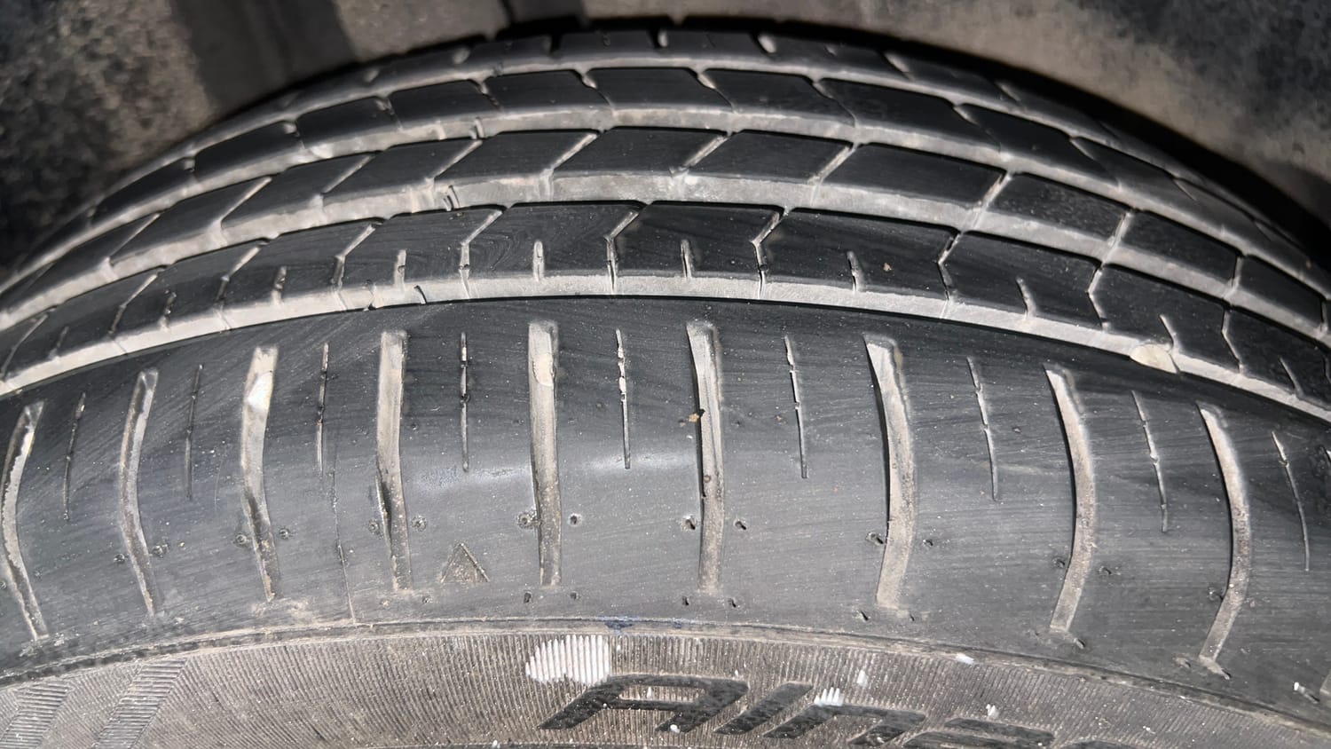 Used 2024 Toyota Glanza V AMT Petrol Automatic tyres RIGHT REAR TYRE TREAD VIEW