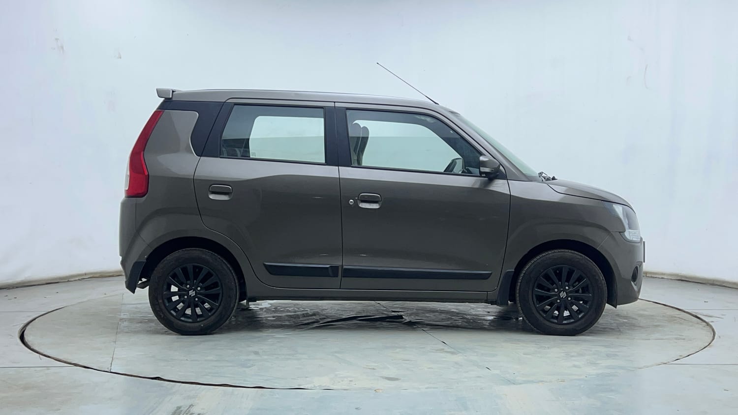Used 2022 Maruti Suzuki Wagon R ZXI Plus 1.2 Petrol Manual exterior RIGHT SIDE VIEW