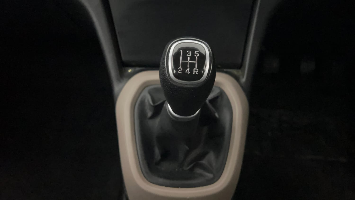 Used 2019 Hyundai Xcent SX Petrol Manual interior GEAR  KNOB VIEW