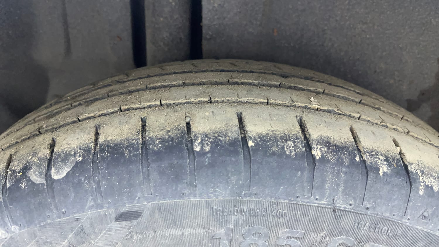 Used 2015 Maruti Suzuki Ertiga ZDI SHVS Diesel Manual tyres RIGHT REAR TYRE TREAD VIEW