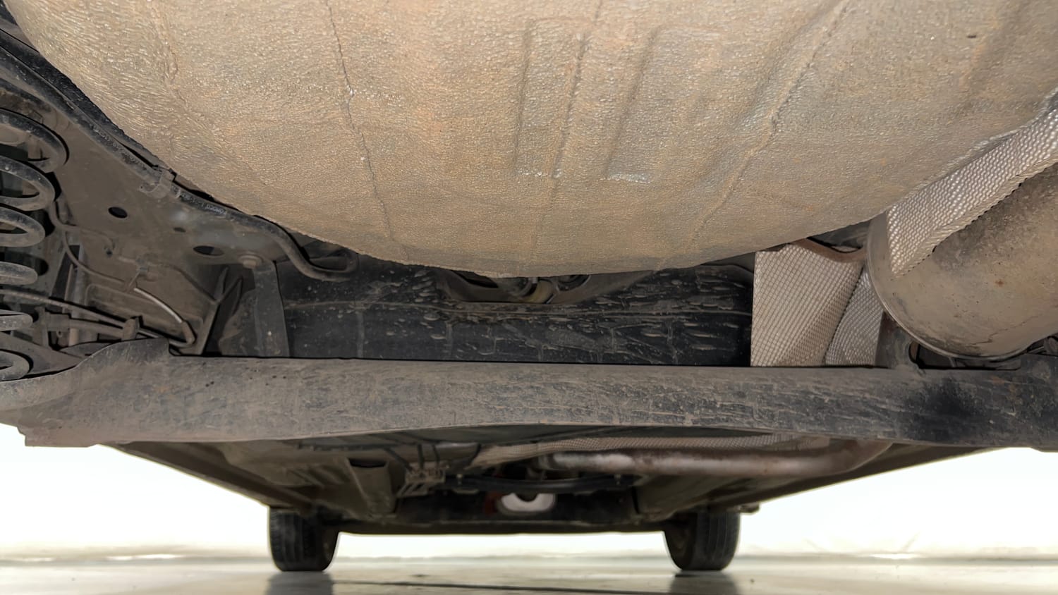 Used 2019 Ford Figo Titanium 1.2 Ti-VCT MT Petrol Manual extra REAR UNDERBODY VIEW (TAKEN FROM REAR)