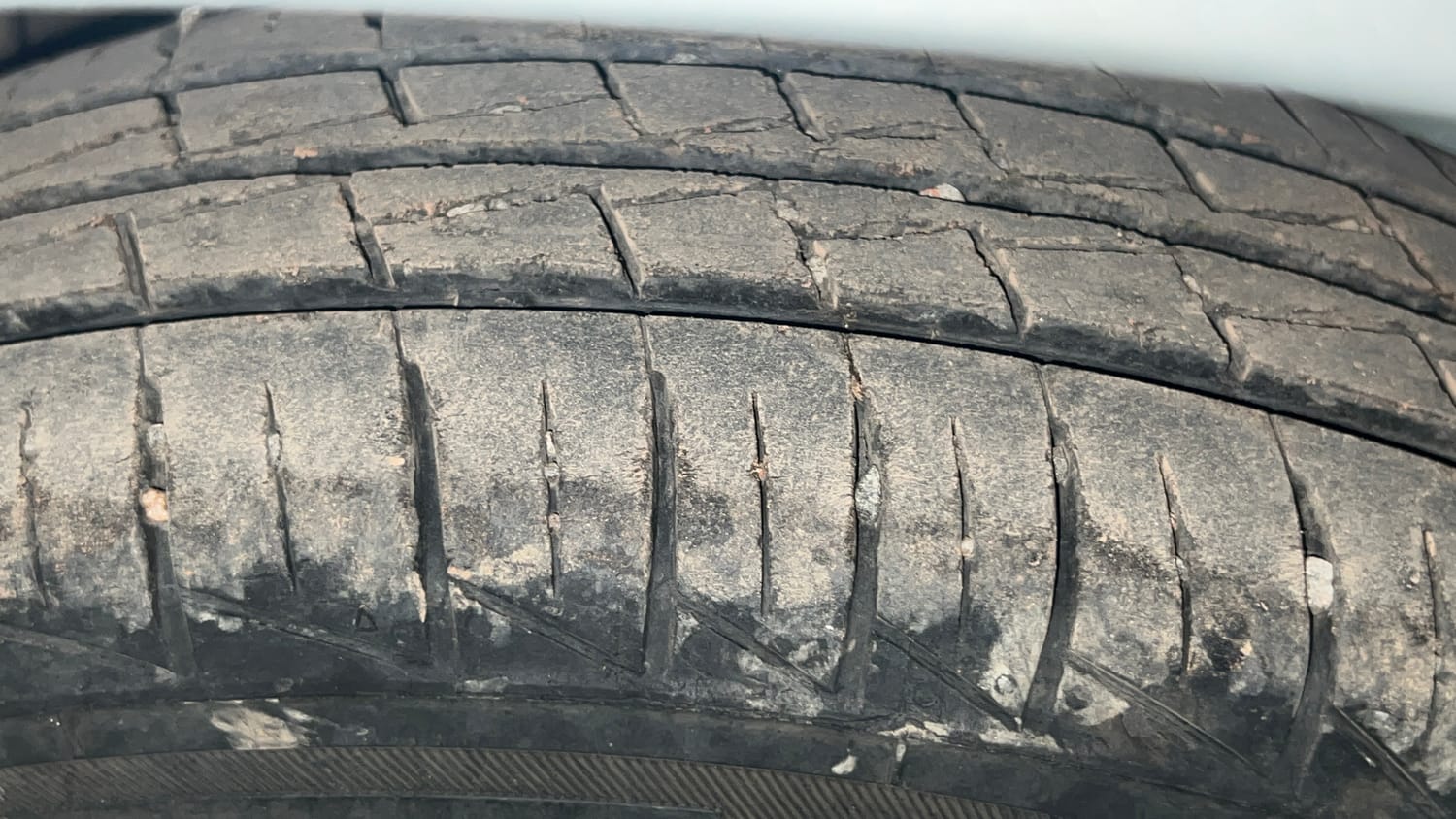 Used 2022 Maruti Suzuki Alto 800 LXi (O) Petrol Manual tyres LEFT REAR TYRE TREAD VIEW