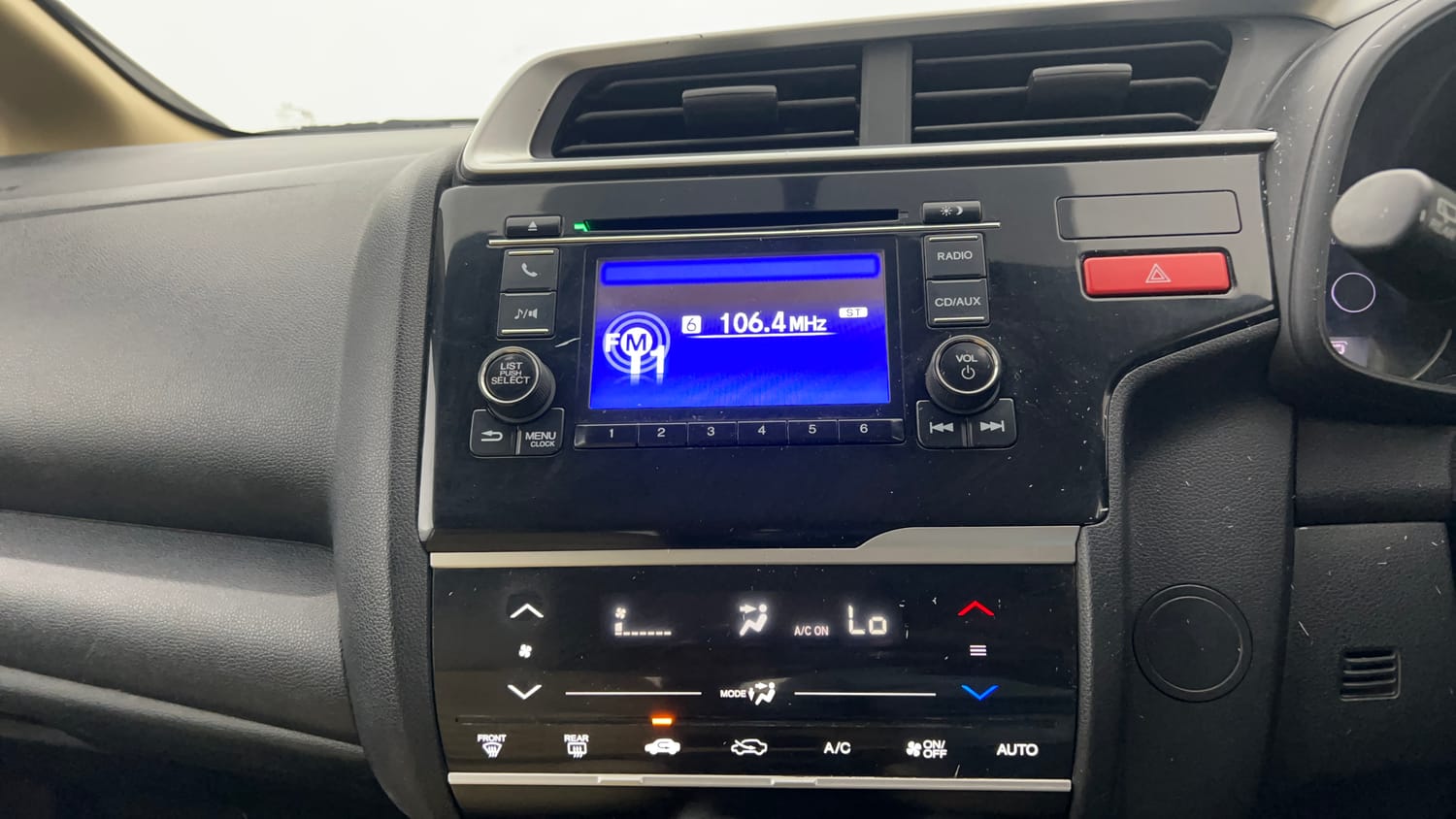 Used 2016 Honda Jazz V AT Petrol Petrol Automatic interior MUSIC SYSTEM & AC CONTROL VIEW