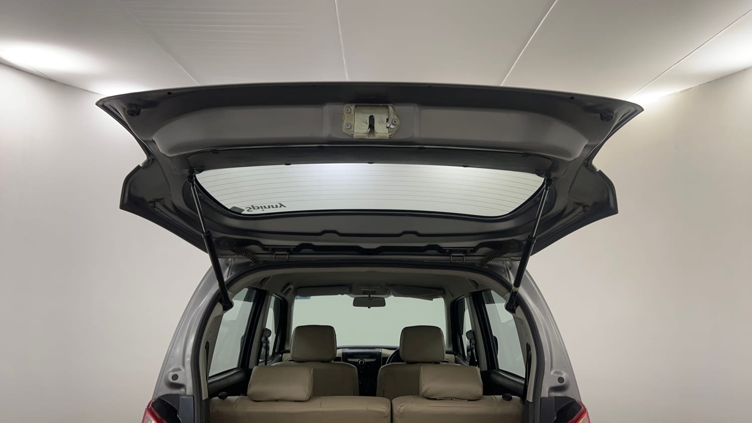 Used 2018 Maruti Suzuki Wagon R 1.0 VXI AMT Petrol Automatic interior DICKY DOOR OPEN VIEW