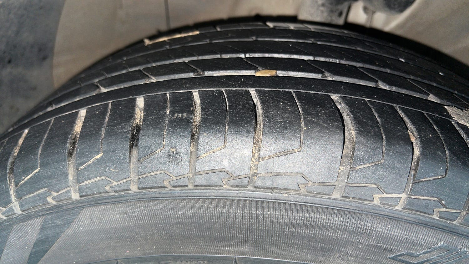 Used 2021 Hyundai Creta SX (O) 1.4 Turbo 7 DCT Petrol Automatic tyres RIGHT FRONT TYRE TREAD VIEW