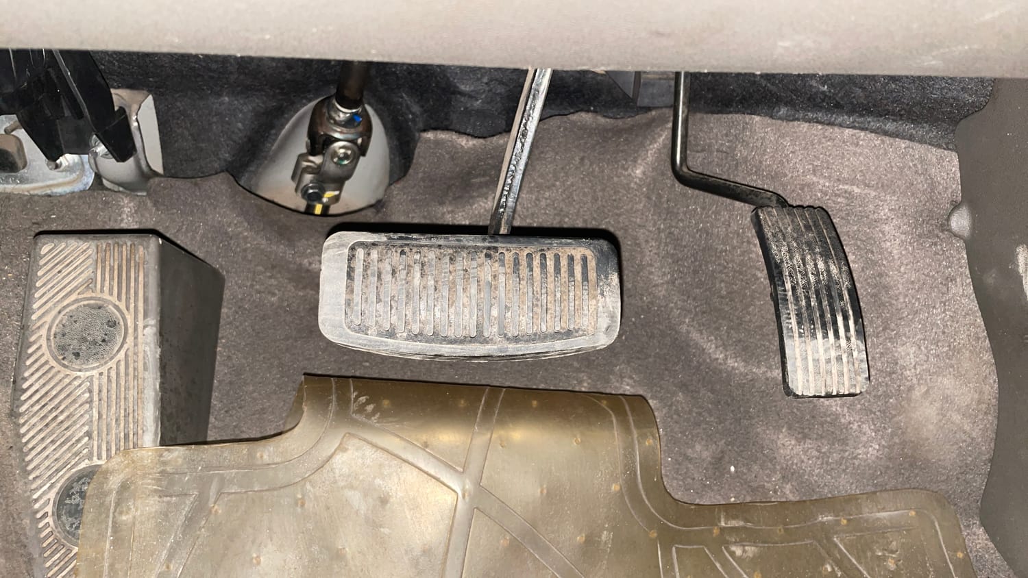 Used 2012 Hyundai i10 Sportz 1.2 AT Kappa2 Petrol Automatic interior PEDALS VIEW