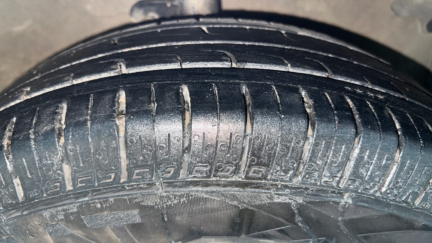 Used 2015 Maruti Suzuki Celerio VXi CNG Cng Manual tyres RIGHT FRONT TYRE TREAD VIEW