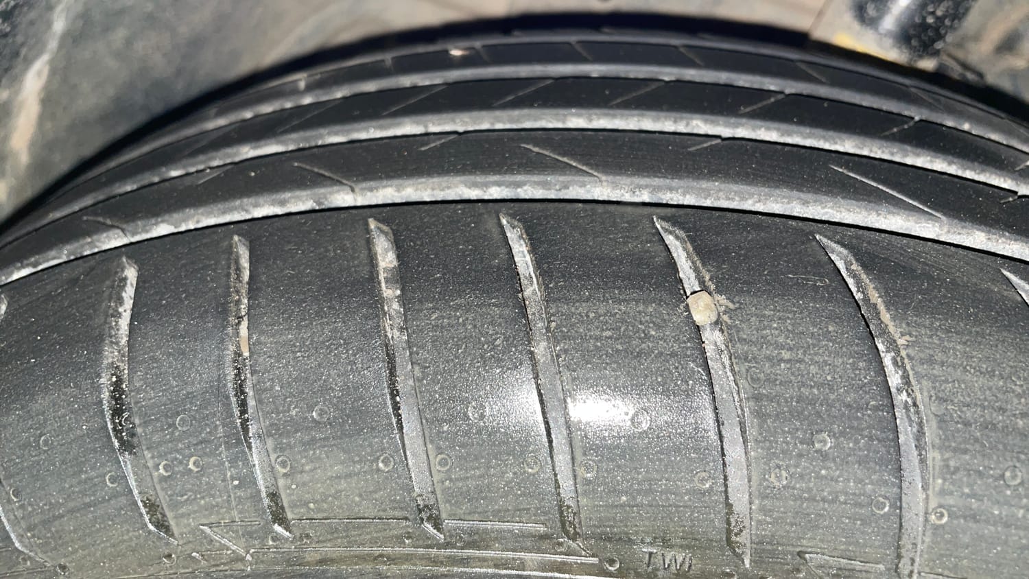 Used 2019 Ford EcoSport Titanium 1.5L TDCi Diesel Manual tyres LEFT FRONT TYRE TREAD VIEW