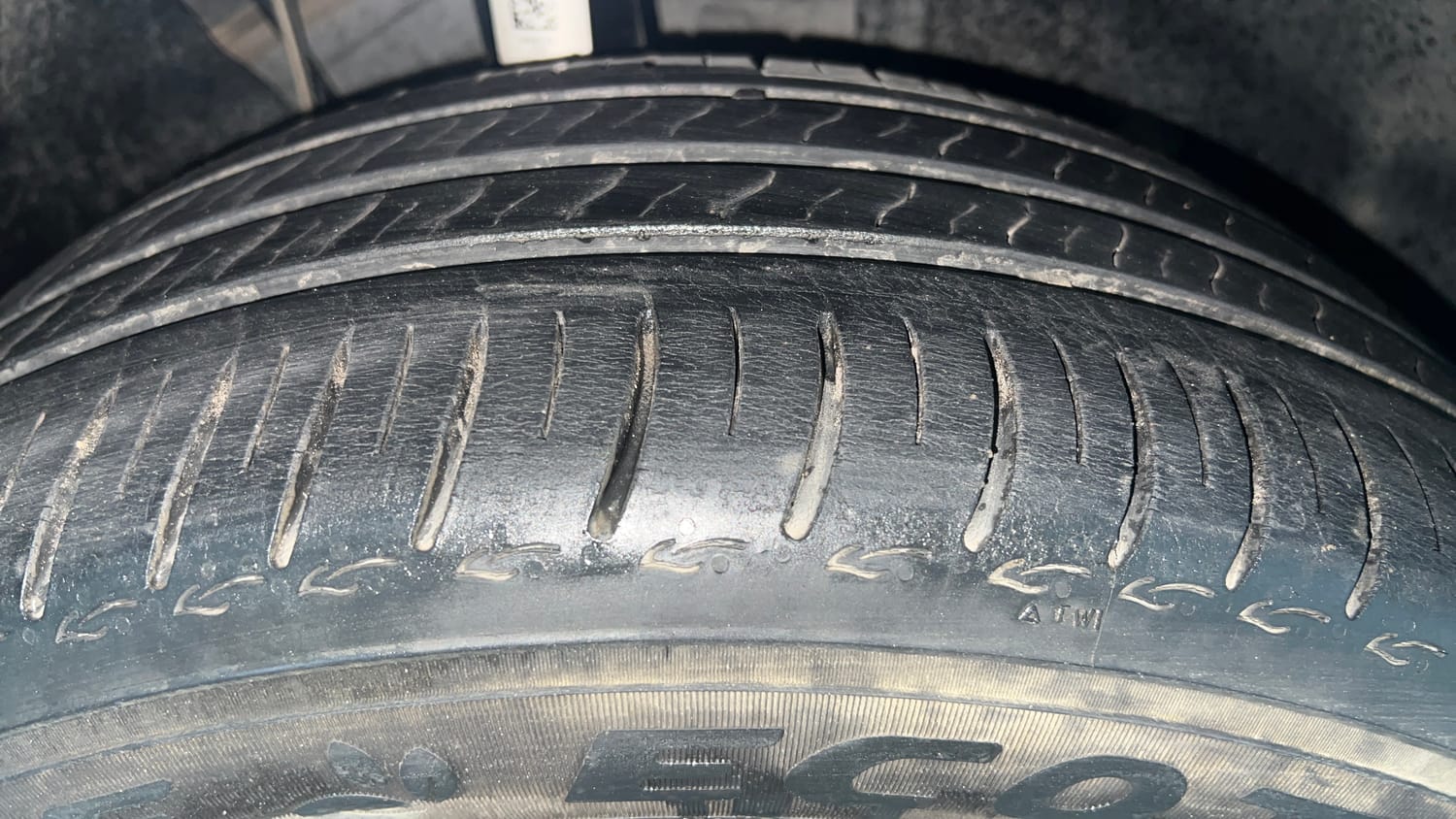 Used 2022 Volkswagen Virtus Topline 1.0 TSI AT Petrol Automatic tyres RIGHT FRONT TYRE TREAD VIEW