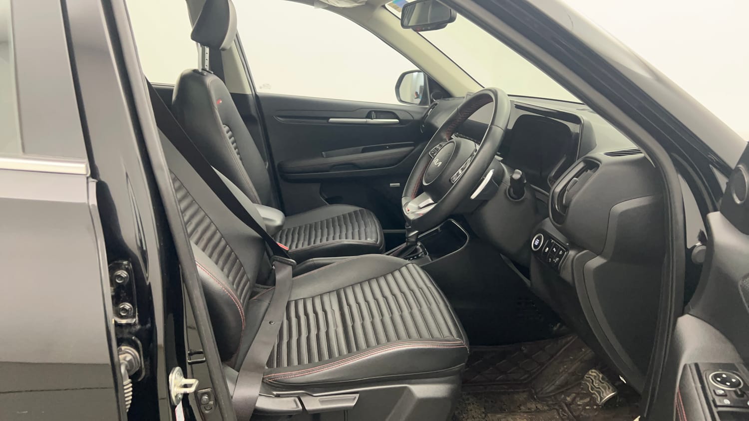 Used 2023 Kia Sonet GTX Plus 1.0 DCT Petrol Automatic interior RIGHT SIDE FRONT DOOR CABIN VIEW