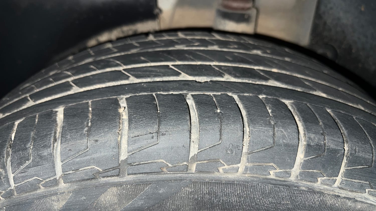 Used 2023 Kia Seltos HTX 1.5 Petrol Manual tyres LEFT REAR TYRE TREAD VIEW