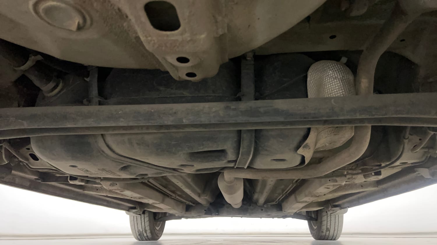Used 2016 Maruti Suzuki Swift ZXi Petrol Manual extra REAR UNDERBODY VIEW (TAKEN FROM REAR)