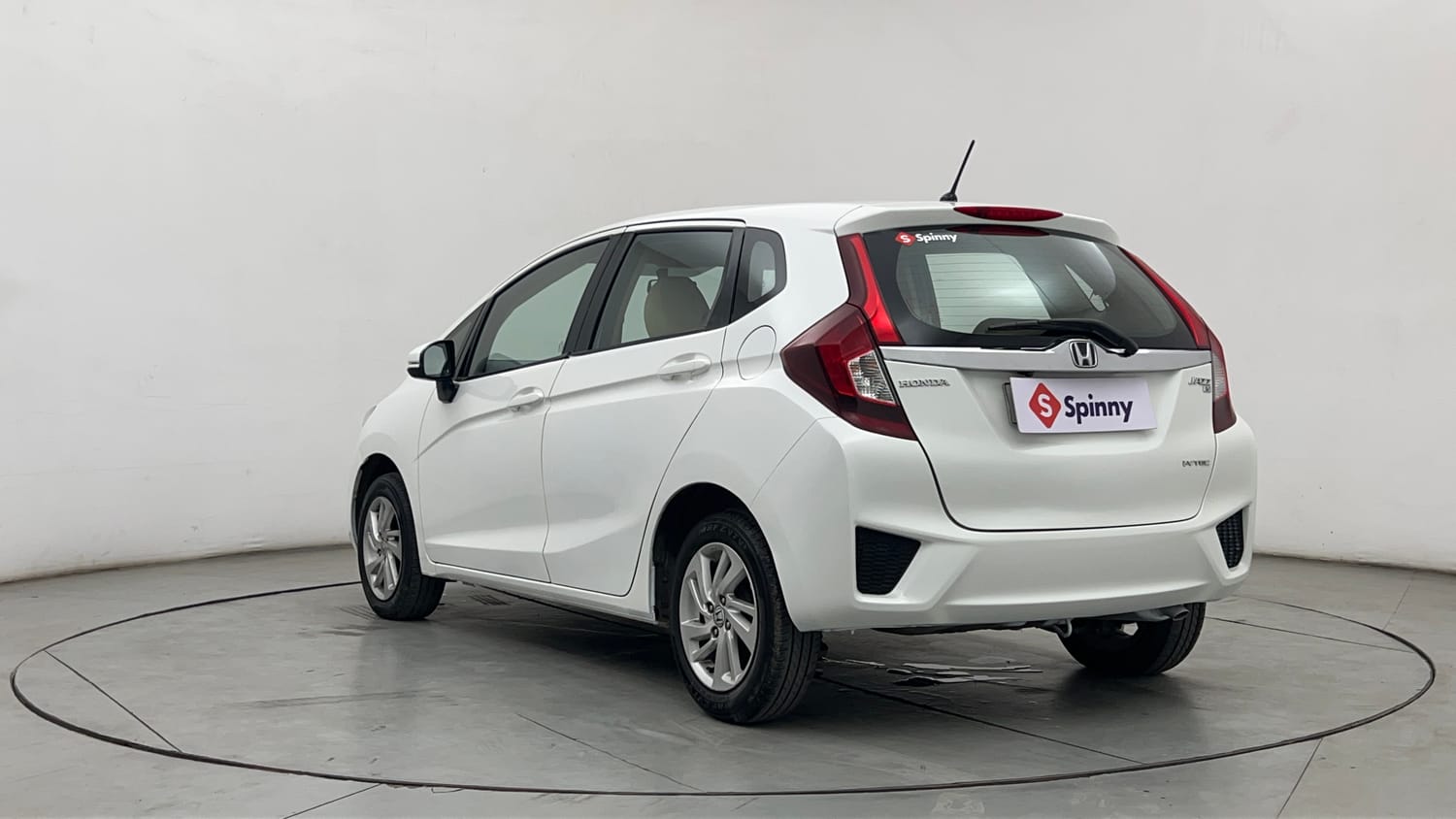 Used 2016 Honda Jazz V AT Petrol Petrol Automatic exterior LEFT REAR CORNER VIEW