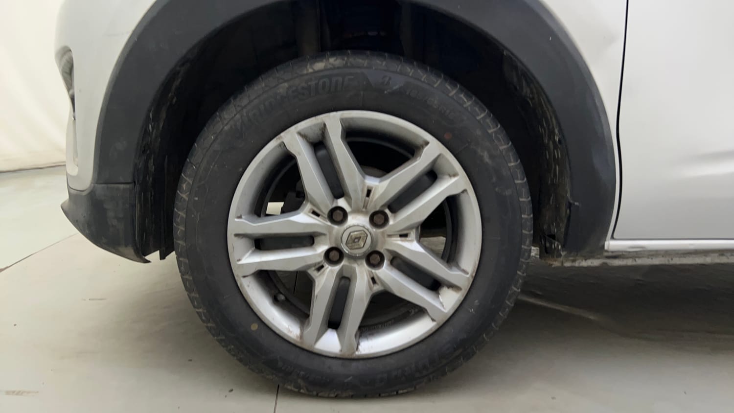Used 2020 Renault Triber RXZ Petrol Manual tyres LEFT FRONT TYRE RIM VIEW