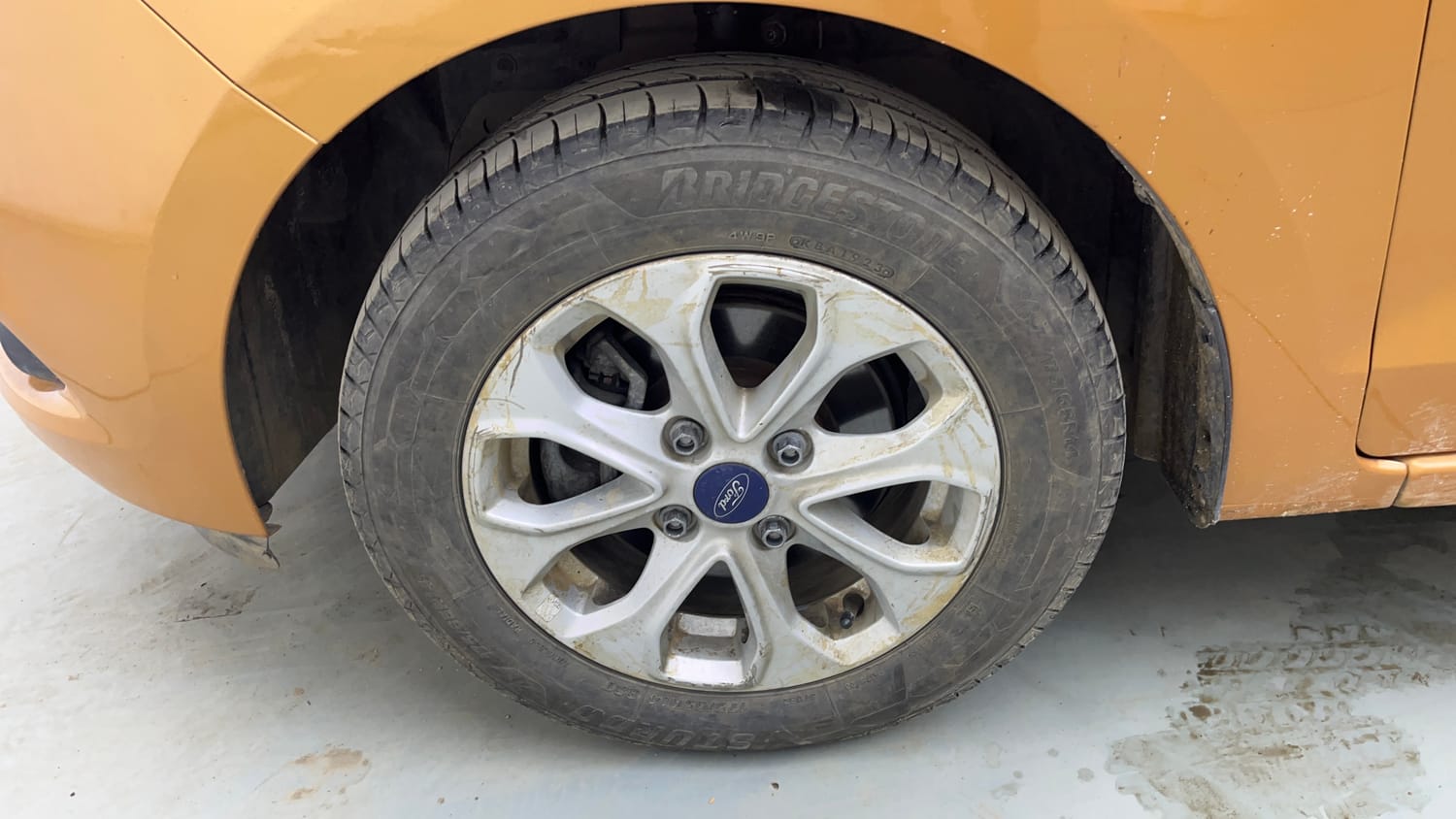 Used 2016 Ford Figo Titanium Plus 1.5 TDCi Diesel Manual tyres LEFT FRONT TYRE RIM VIEW