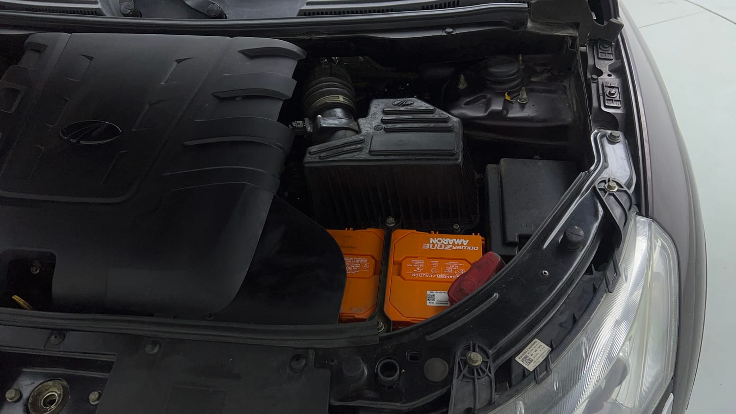 Used 2018 Mahindra XUV500 W9 Diesel Manual engine ENGINE LEFT SIDE VIEW