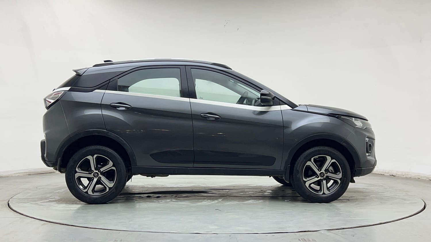 Used 2023 Tata Nexon XZA Plus Petrol Automatic exterior RIGHT SIDE VIEW