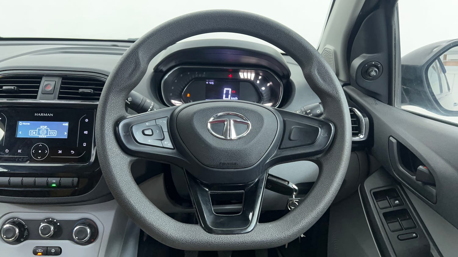 Used 2022 Tata Tiago XT CNG Cng Manual interior STEERING VIEW