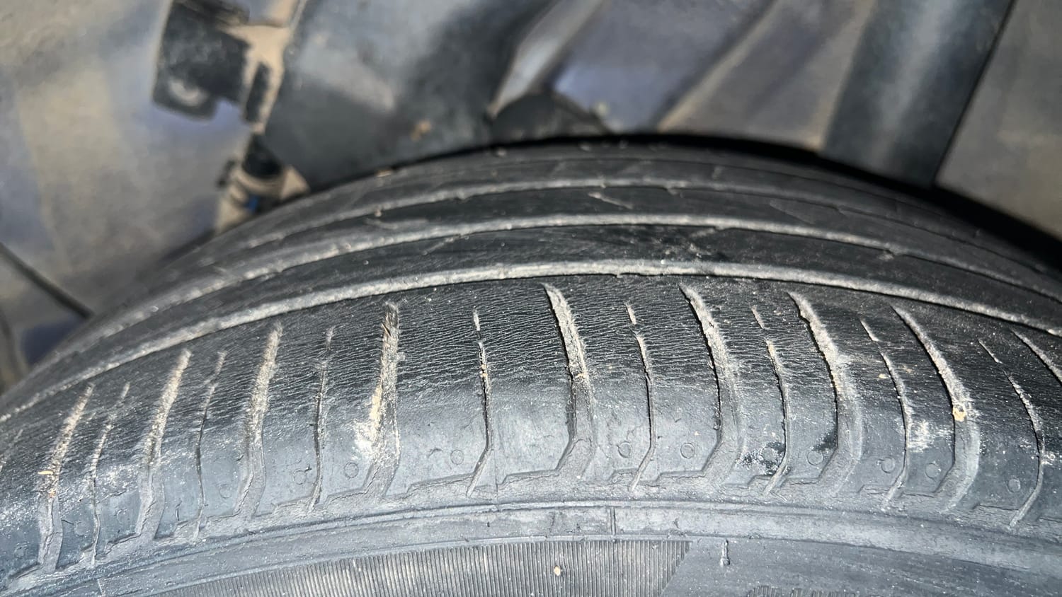 Used 2022 Hyundai Venue SX Plus 1.0 Turbo DCT Petrol Automatic tyres LEFT REAR TYRE TREAD VIEW