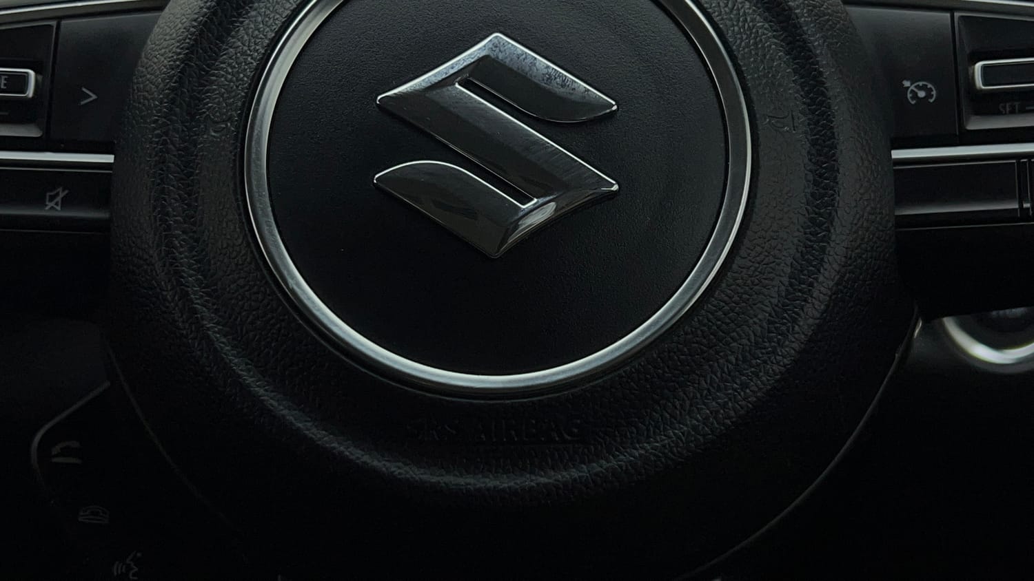 Used 2026 Maruti Suzuki XL6 Zeta MT Petrol Petrol Manual top_features Airbags