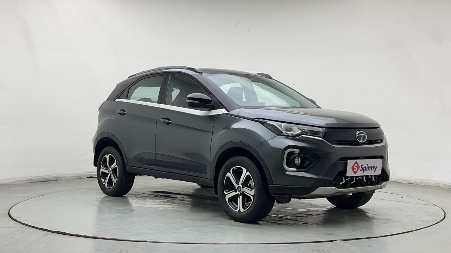 Used 2023 Tata Nexon XZA Plus Petrol Automatic exterior RIGHT FRONT CORNER VIEW