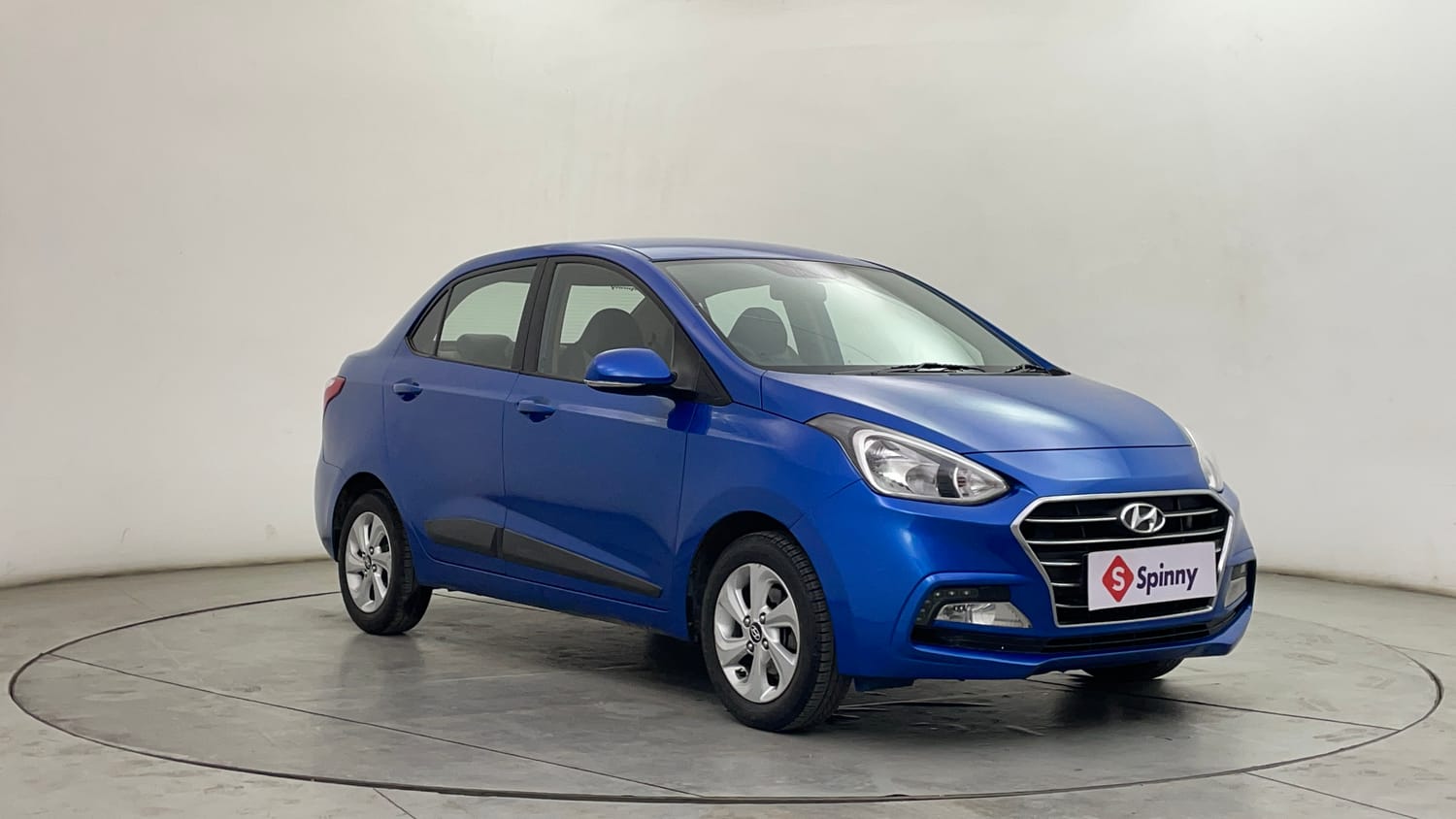 Used 2018 Hyundai Xcent SX Petrol Manual exterior RIGHT FRONT CORNER VIEW
